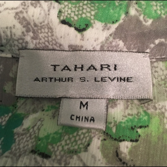 Tahari sleeveless top size medium - Picture 6 of 6